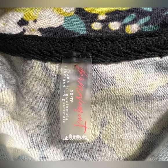 Free People Movement Inspire Oversized Floral Printed Layer Tee Size XS NWT - Picture 9 of 11